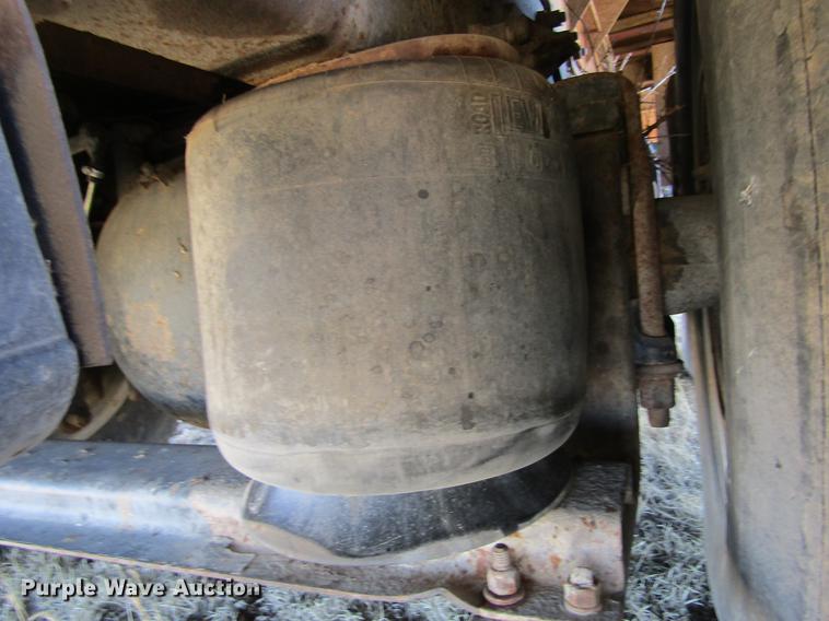 image for item DC8325 2001 Peterbilt 379 manure spreader truck