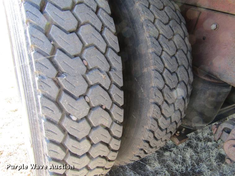 image for item DC8325 2001 Peterbilt 379 manure spreader truck