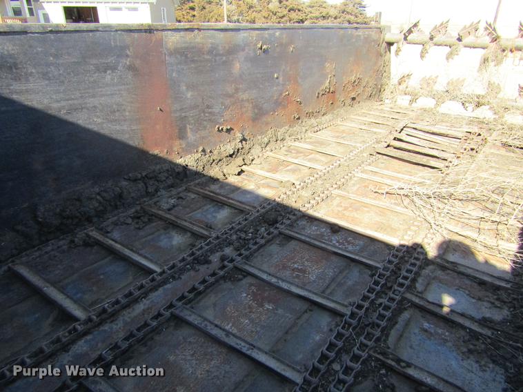 image for item DC8325 2001 Peterbilt 379 manure spreader truck