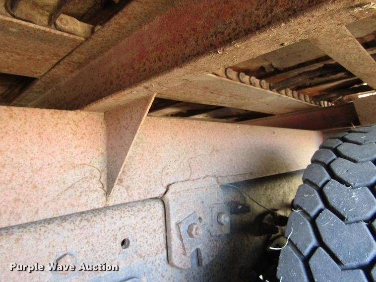 image for item DC8325 2001 Peterbilt 379 manure spreader truck