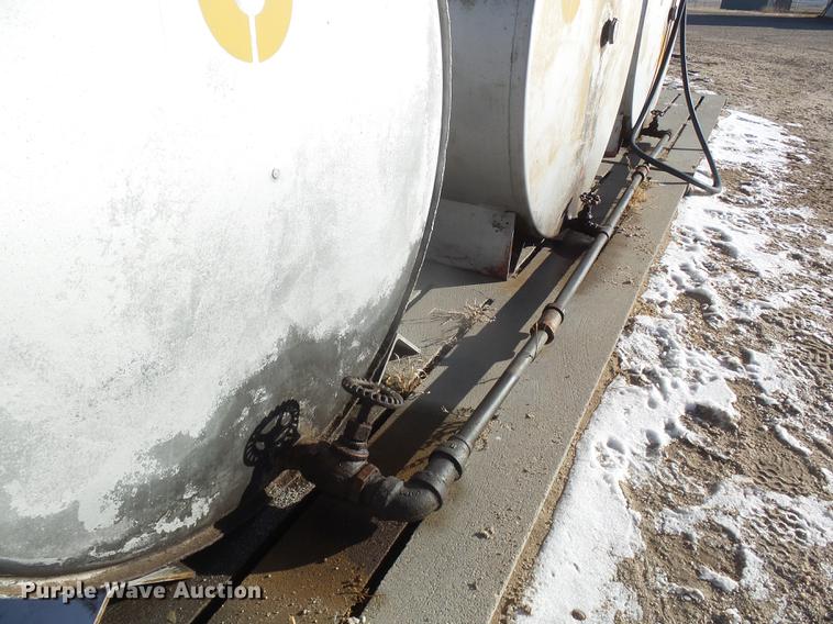 image for item DC8328 (3) fuel tanks