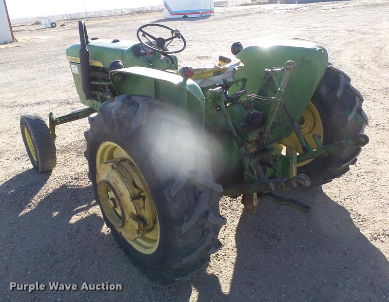 image for item DC8330 John Deere 2010 tractor