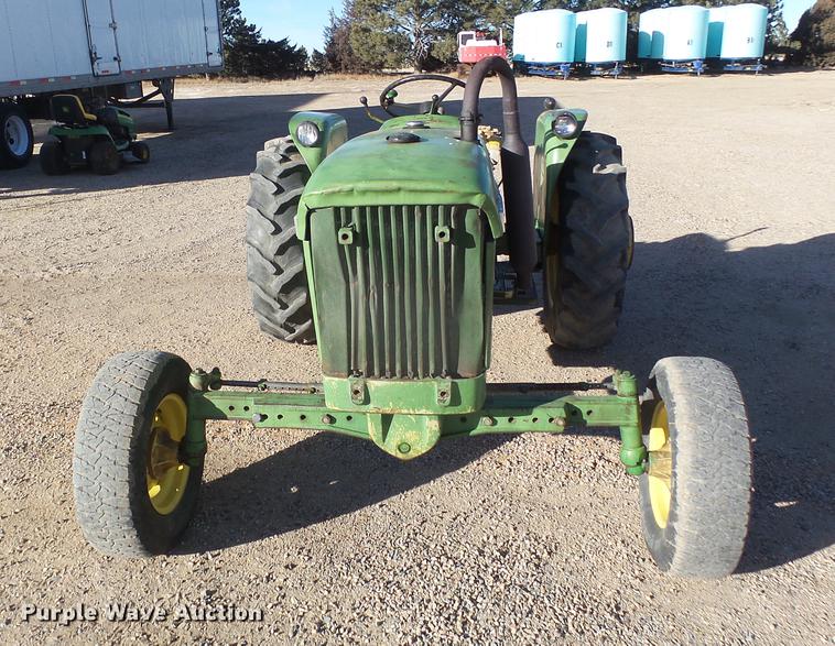image for item DC8330 John Deere 2010 tractor