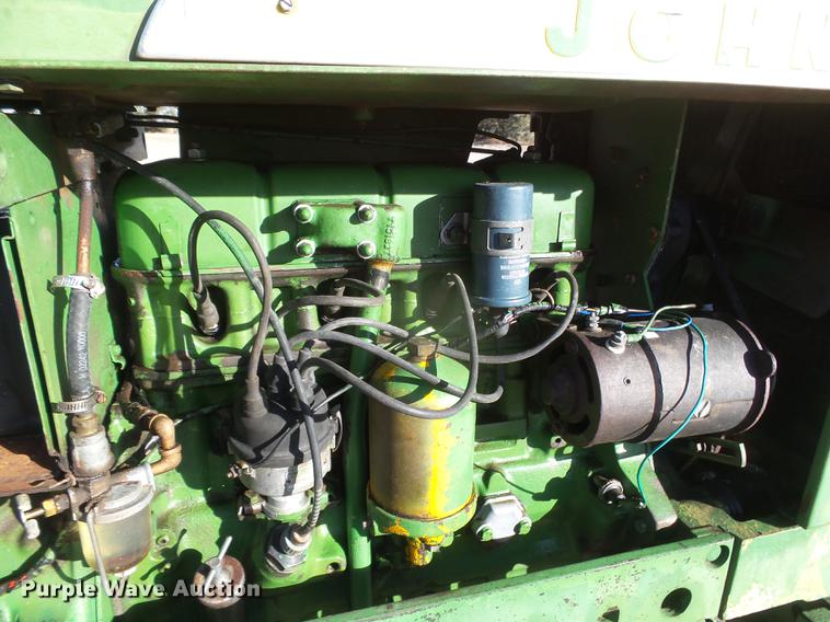 image for item DC8330 John Deere 2010 tractor