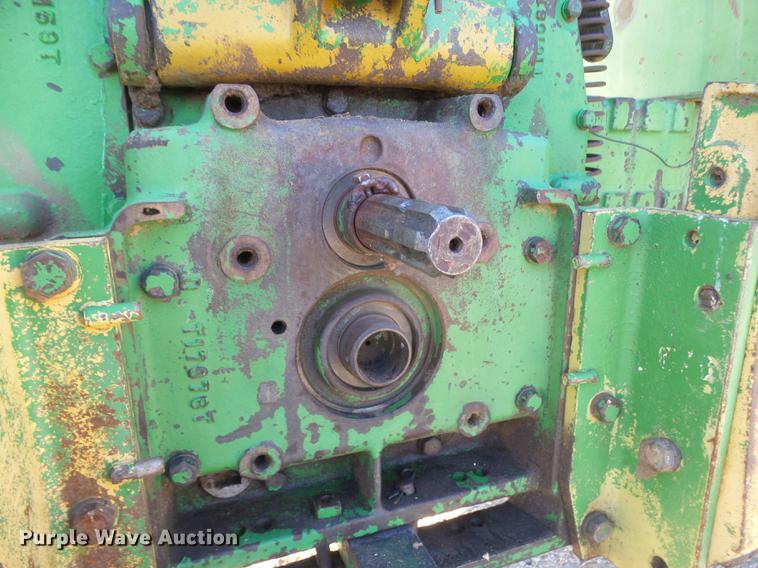 image for item DC8330 John Deere 2010 tractor