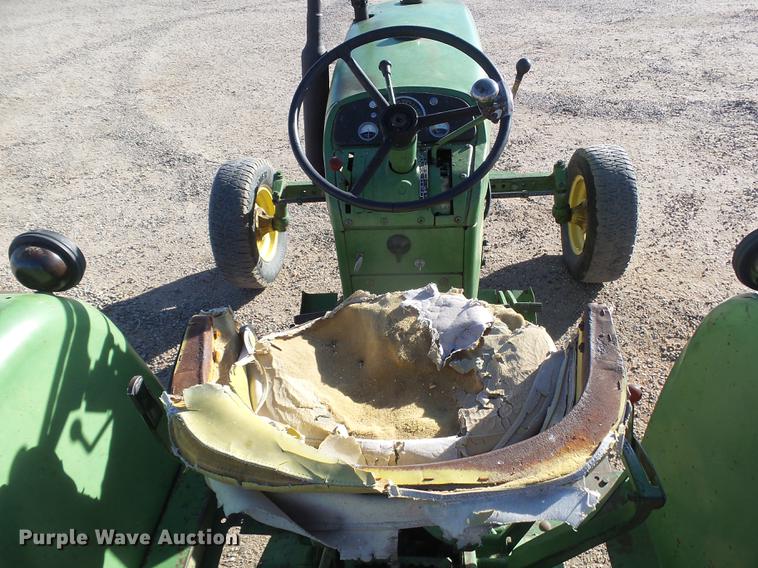 image for item DC8330 John Deere 2010 tractor