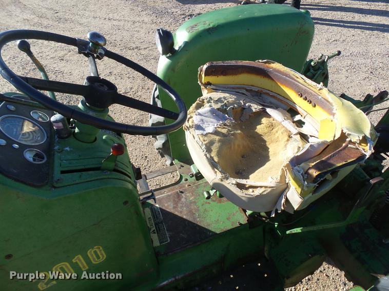 image for item DC8330 John Deere 2010 tractor