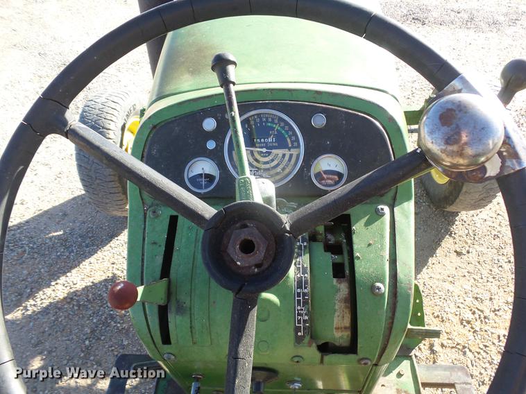 image for item DC8330 John Deere 2010 tractor