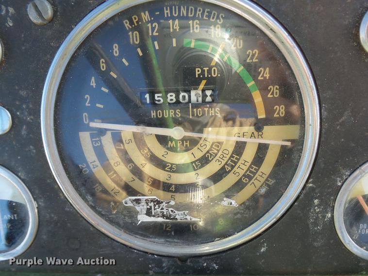 image for item DC8330 John Deere 2010 tractor