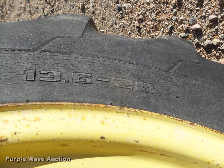 image for item DC8330 John Deere 2010 tractor