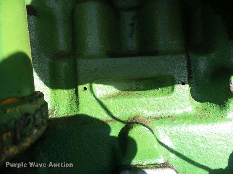 image for item DC8330 John Deere 2010 tractor
