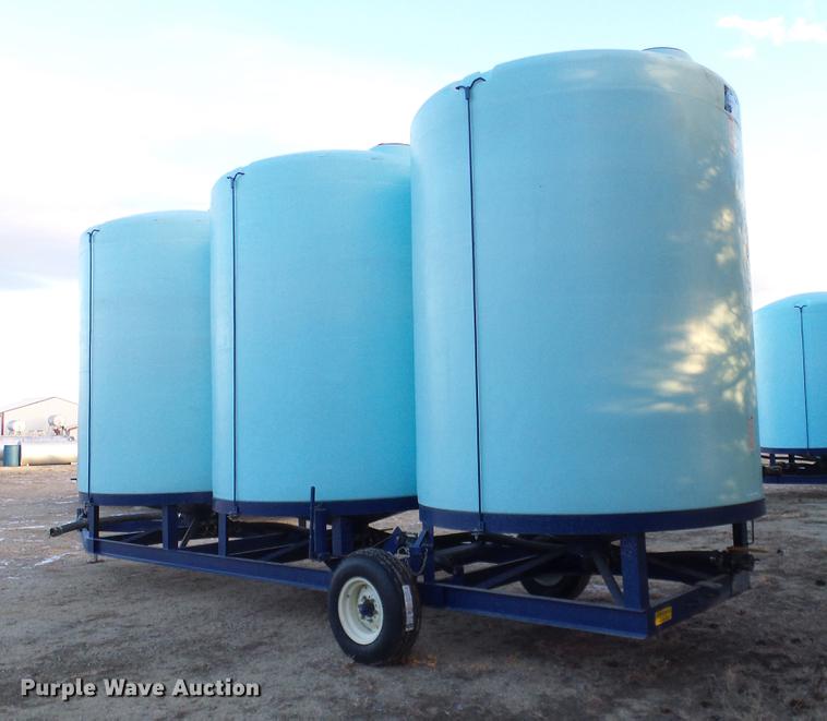 image for item DC8333 2010 JD Skiles triple tip tank trailer