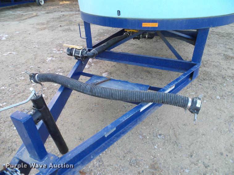 image for item DC8333 2010 JD Skiles triple tip tank trailer