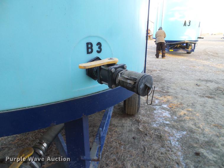 image for item DC8333 2010 JD Skiles triple tip tank trailer