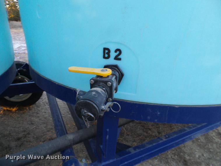 image for item DC8333 2010 JD Skiles triple tip tank trailer