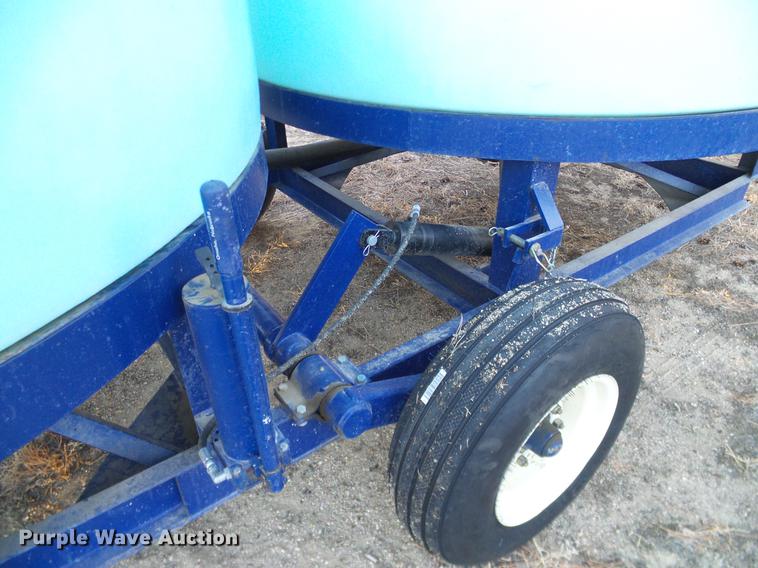 image for item DC8333 2010 JD Skiles triple tip tank trailer