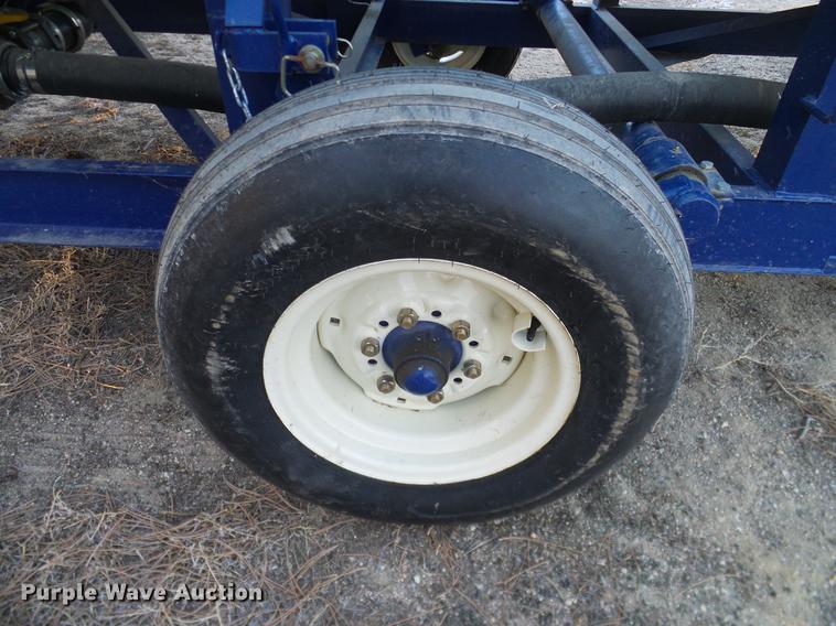 image for item DC8333 2010 JD Skiles triple tip tank trailer