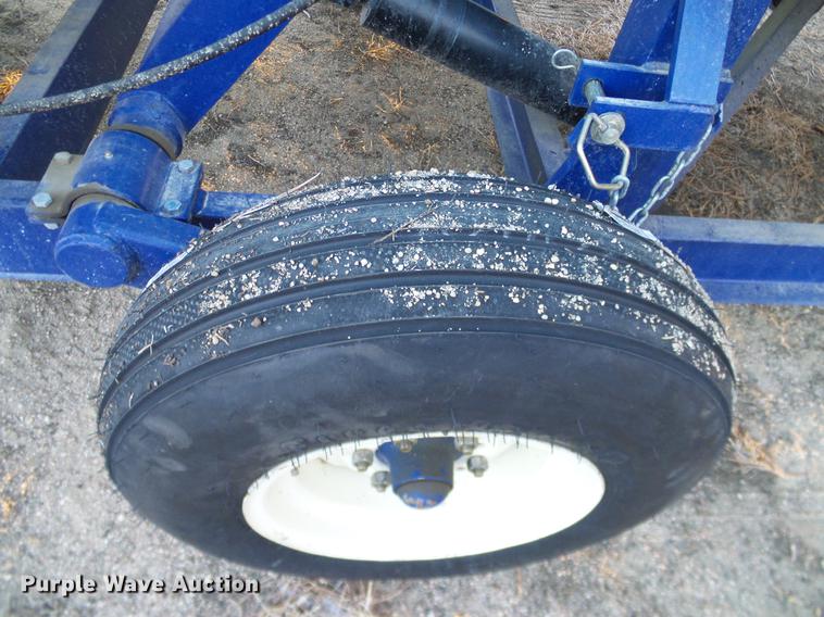 image for item DC8333 2010 JD Skiles triple tip tank trailer