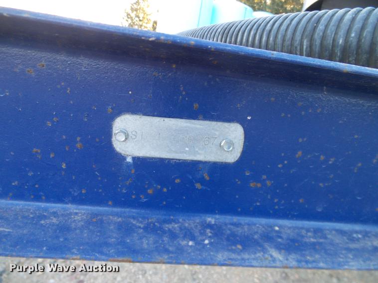 image for item DC8333 2010 JD Skiles triple tip tank trailer