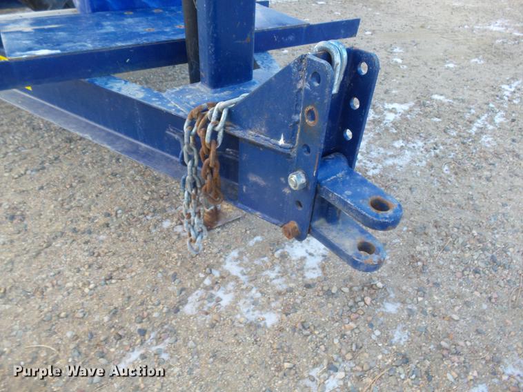 image for item DC8334 2010 JD Skiles triple tip tank trailer