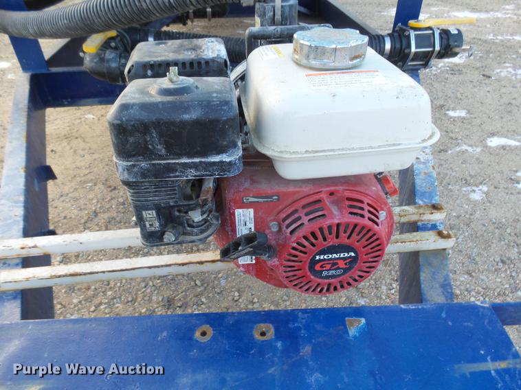 image for item DC8334 2010 JD Skiles triple tip tank trailer