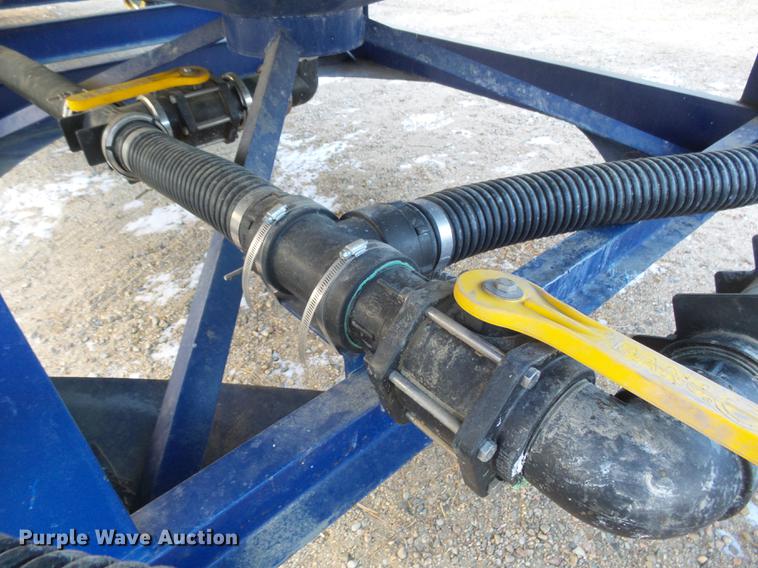 image for item DC8334 2010 JD Skiles triple tip tank trailer