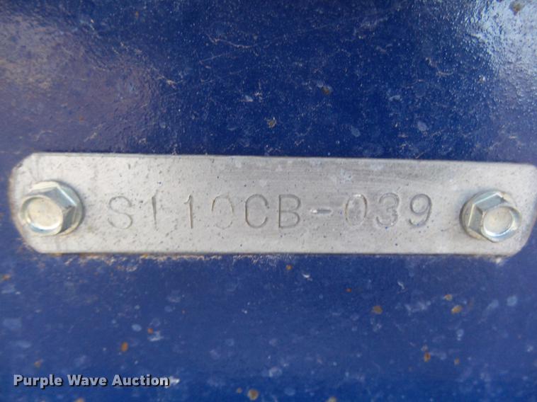 image for item DC8334 2010 JD Skiles triple tip tank trailer