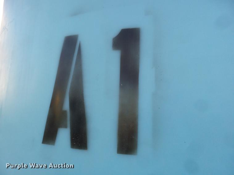 image for item DC8334 2010 JD Skiles triple tip tank trailer