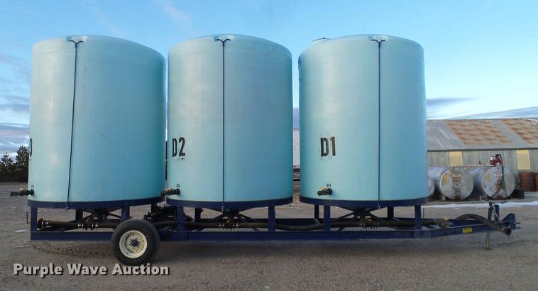 image for item DC8335 2010 JD Skiles triple tip tank trailer