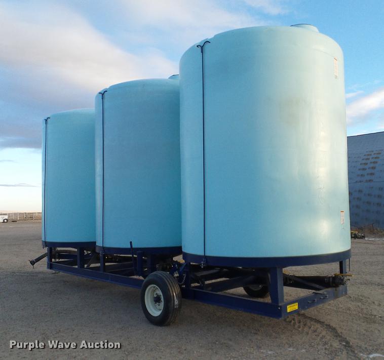 image for item DC8335 2010 JD Skiles triple tip tank trailer