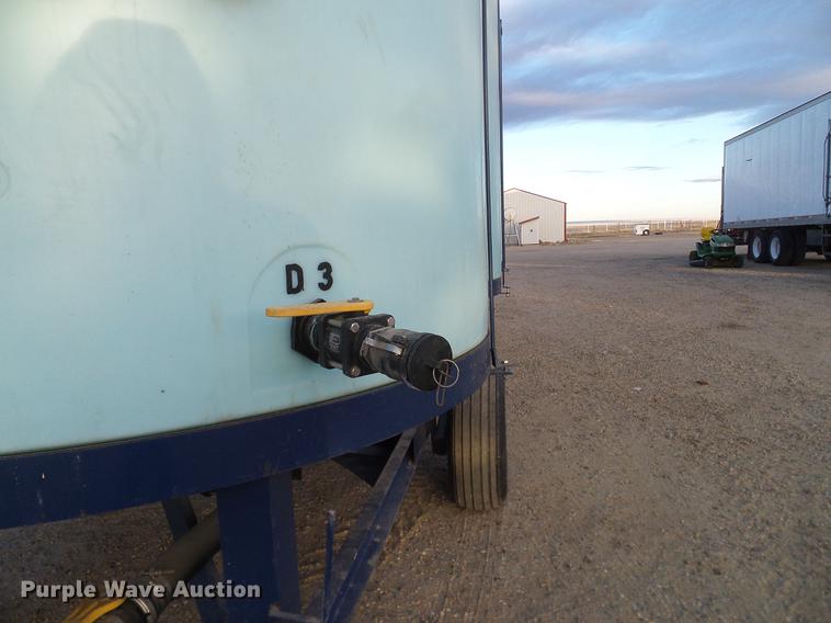 image for item DC8335 2010 JD Skiles triple tip tank trailer