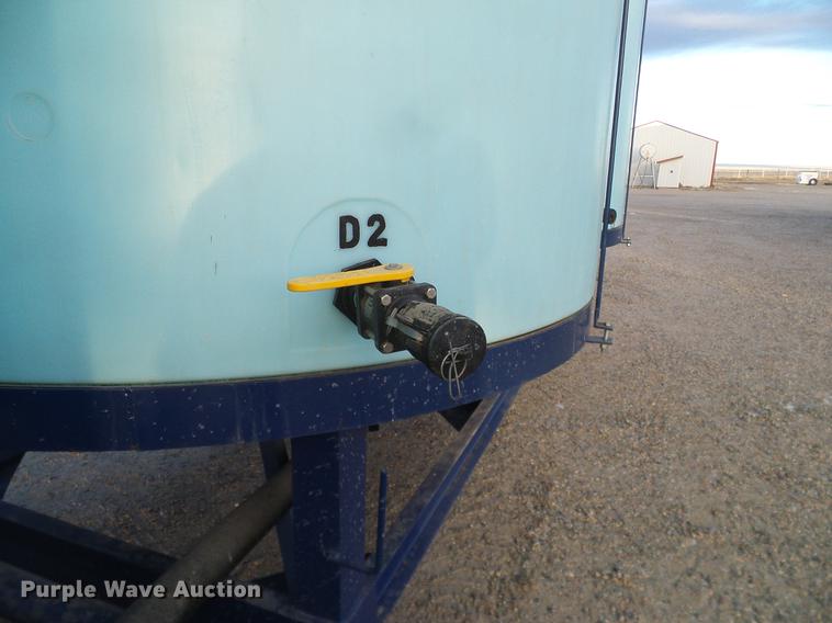 image for item DC8335 2010 JD Skiles triple tip tank trailer