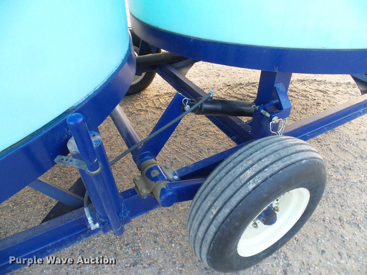 image for item DC8335 2010 JD Skiles triple tip tank trailer