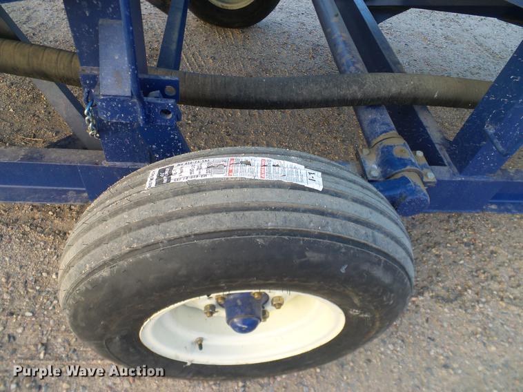 image for item DC8335 2010 JD Skiles triple tip tank trailer