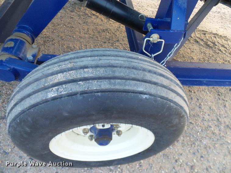 image for item DC8335 2010 JD Skiles triple tip tank trailer