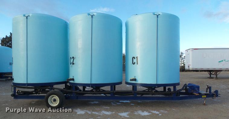 image for item DC8336 2010 JD Skiles triple tip tank trailer