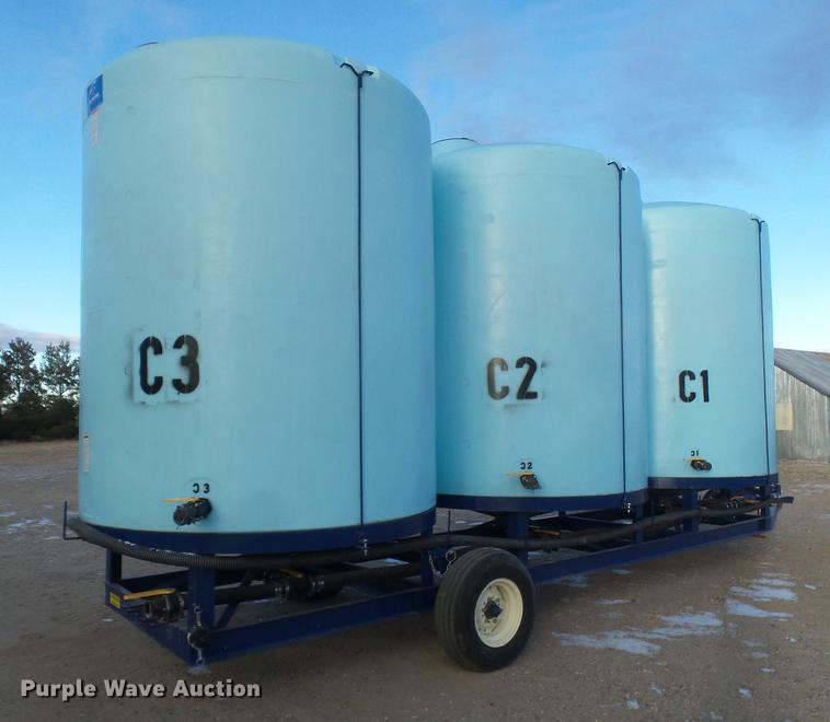 image for item DC8336 2010 JD Skiles triple tip tank trailer