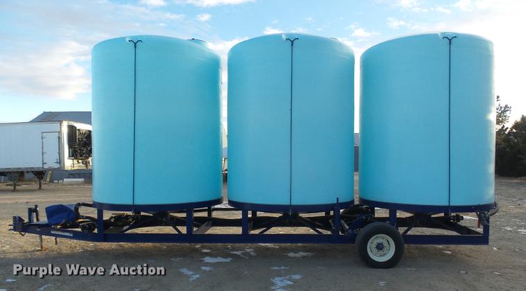 image for item DC8336 2010 JD Skiles triple tip tank trailer