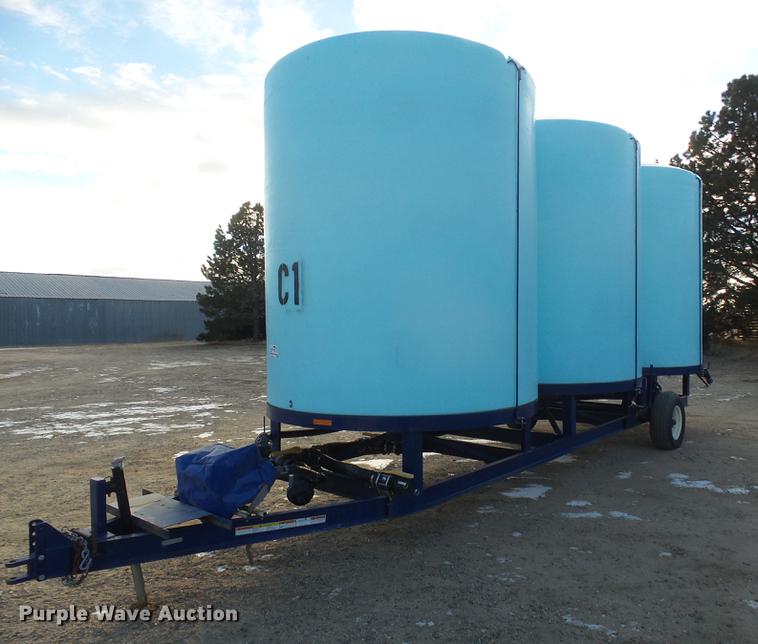 image for item DC8336 2010 JD Skiles triple tip tank trailer