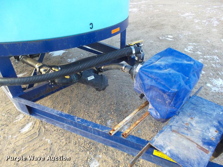 image for item DC8336 2010 JD Skiles triple tip tank trailer