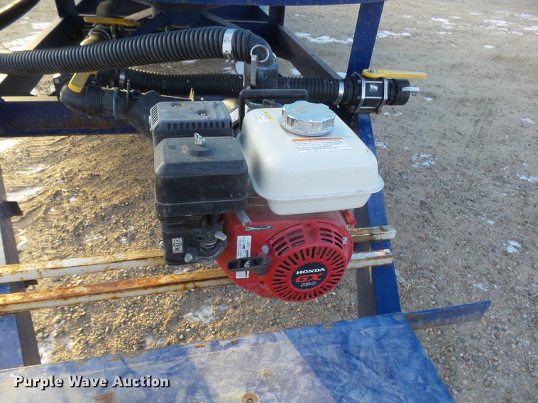 image for item DC8336 2010 JD Skiles triple tip tank trailer