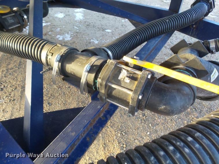 image for item DC8336 2010 JD Skiles triple tip tank trailer