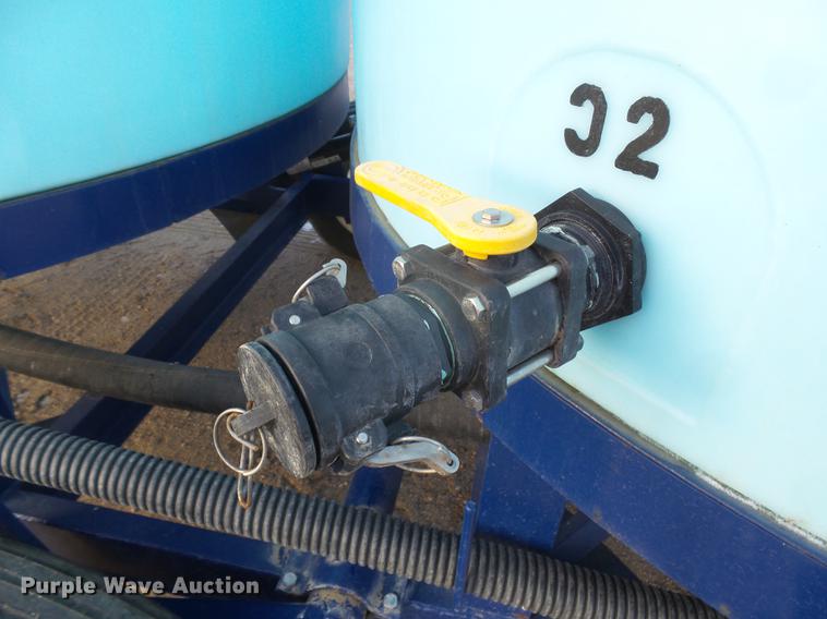 image for item DC8336 2010 JD Skiles triple tip tank trailer