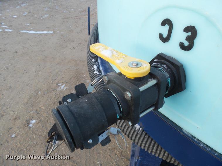 image for item DC8336 2010 JD Skiles triple tip tank trailer