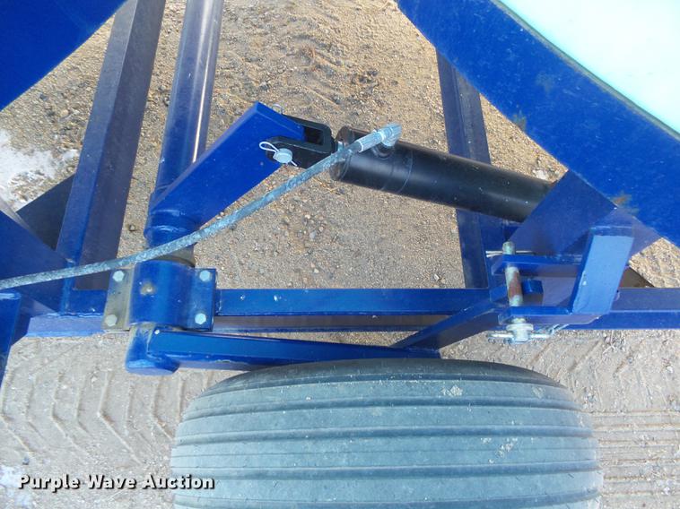 image for item DC8336 2010 JD Skiles triple tip tank trailer