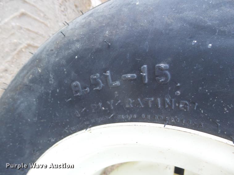 image for item DC8336 2010 JD Skiles triple tip tank trailer