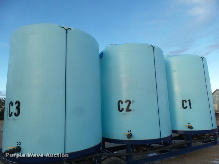 image for item DC8336 2010 JD Skiles triple tip tank trailer