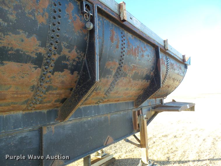 image for item DC8342 1974 Hobbs end dump trailer