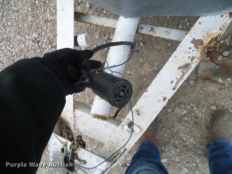 image for item DC8353 1974 Shelby livestock trailer