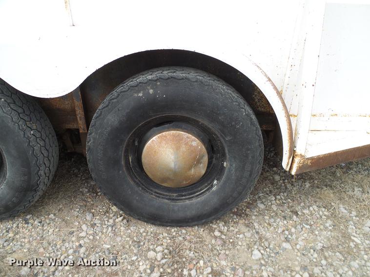 image for item DC8353 1974 Shelby livestock trailer